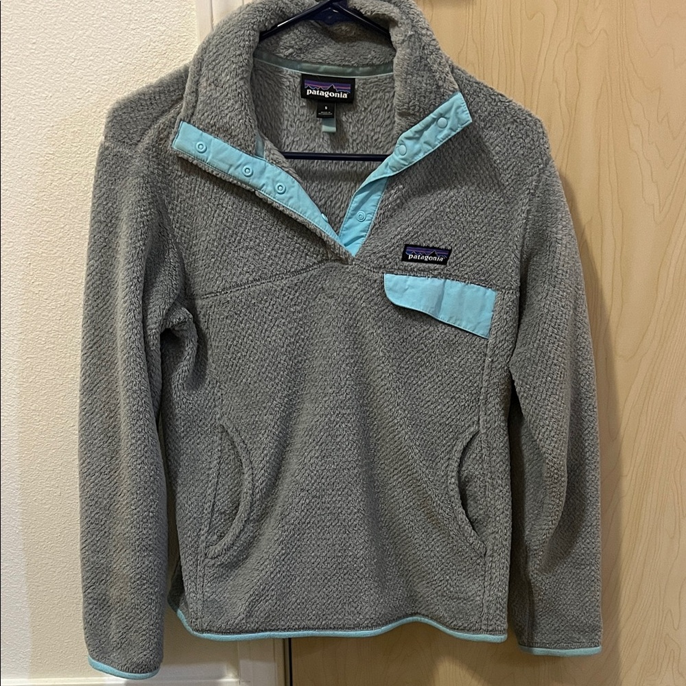 Patagonia Women’s Gray and Light Blue Fleece Pullover